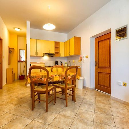 Apartments With A Parking Space Mali Lošinj Εξωτερικό φωτογραφία