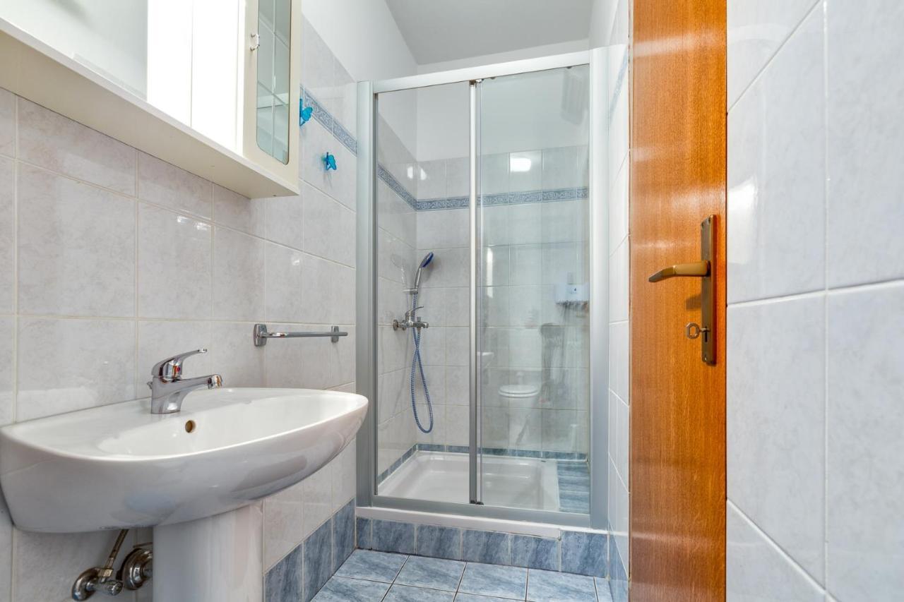 Apartments With A Parking Space Mali Lošinj Εξωτερικό φωτογραφία