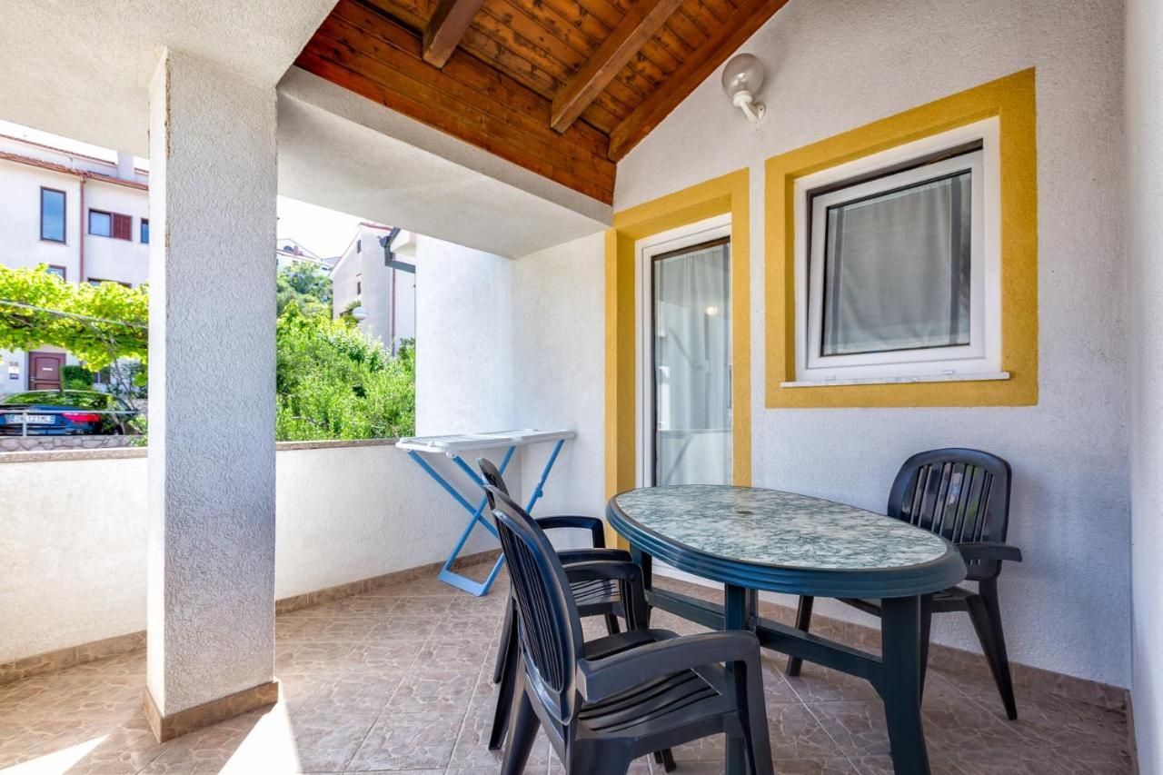 Apartments With A Parking Space Mali Lošinj Εξωτερικό φωτογραφία