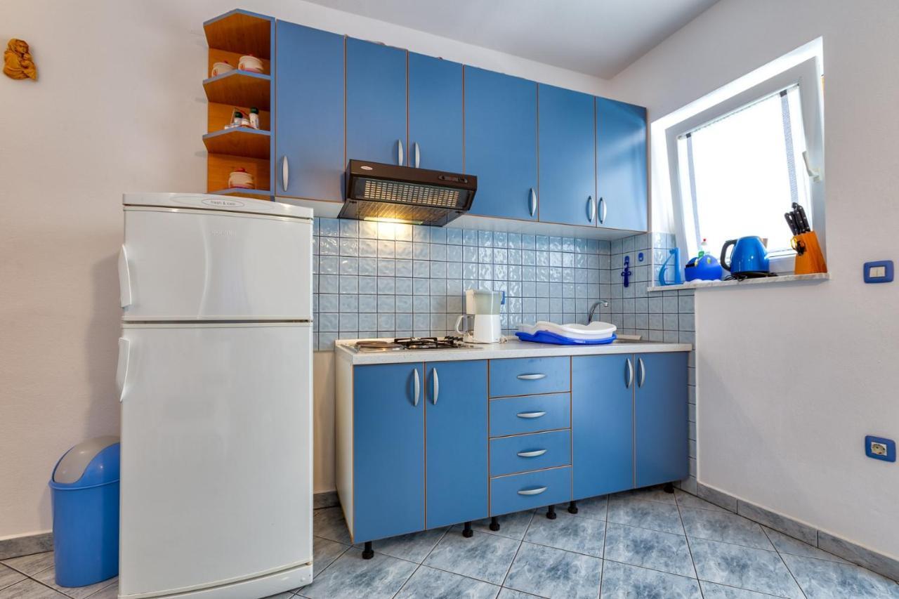 Apartments With A Parking Space Mali Lošinj Εξωτερικό φωτογραφία